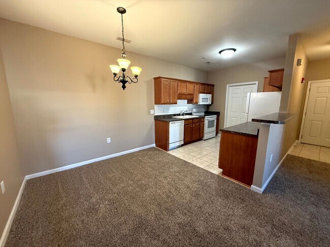 Foto del edificio - 635 Marshtree Ln