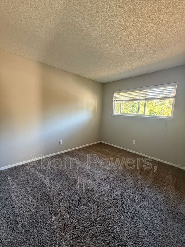 Foto del edificio - 2760 Coloma St