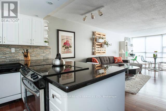 Building Photo - 701 King St W