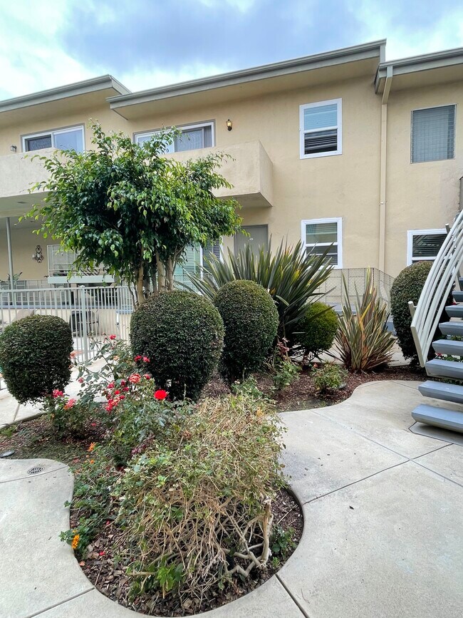 Foto del edificio - 11601 Gorham Ave