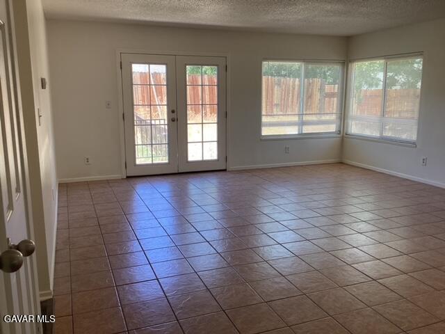 Foto del edificio - 44745 Christie Ave