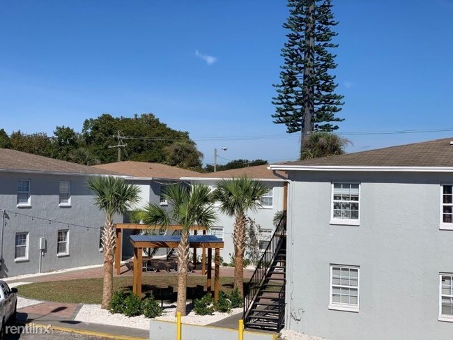 Building Photo - 5905 S Dale Mabry Hwy