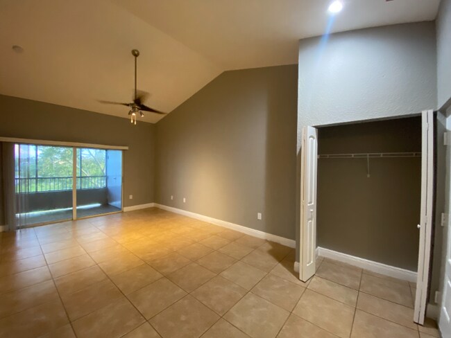 Building Photo - 2803 N Oakland Forest Dr