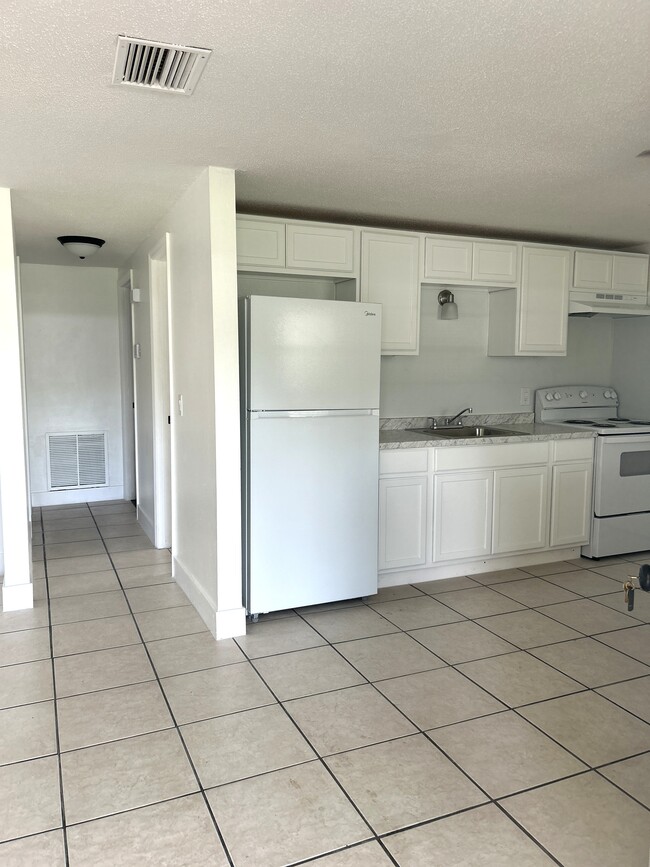 Building Photo - 38825 C Ave