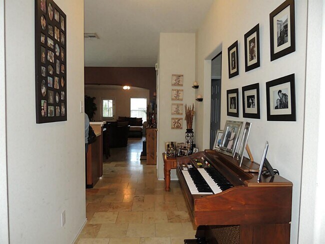 Foto del edificio - 26615 Marble Falls Bend
