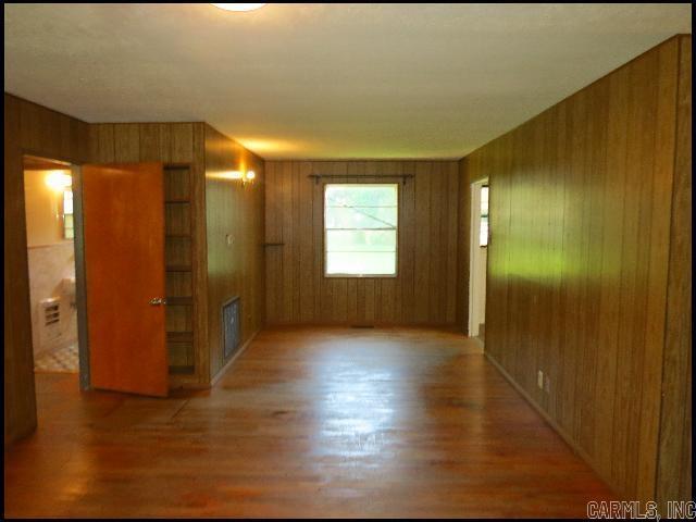 Building Photo - 5118 Lynch Dr