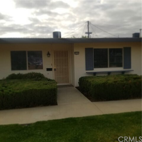 Foto del edificio - 26261 Birkdale Rd