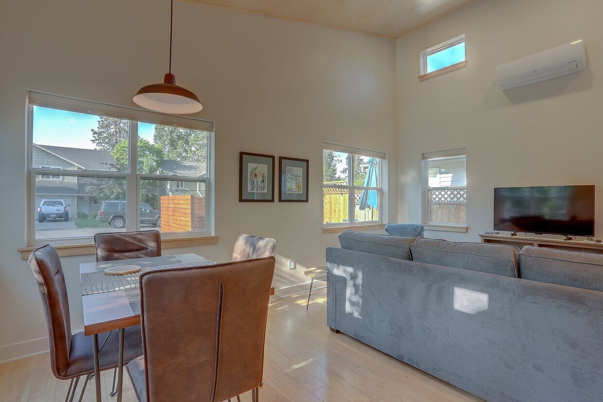 Foto principal - 204 NE 5th St