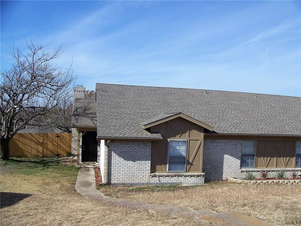 Primary Photo - 7213 Lake Country Dr