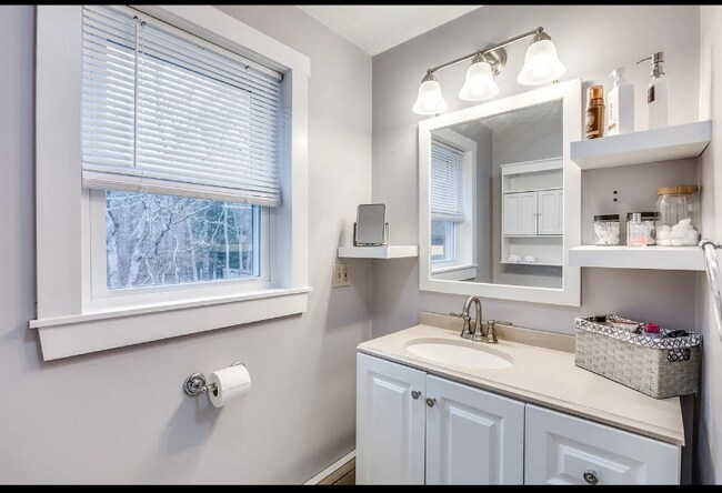 Building Photo - 94 Kiahs Way
