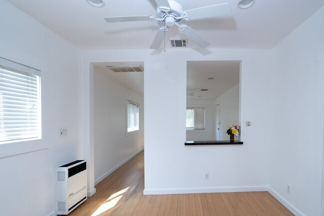 Building Photo - Beautiful 2 bedroom 1 bath home!!!!