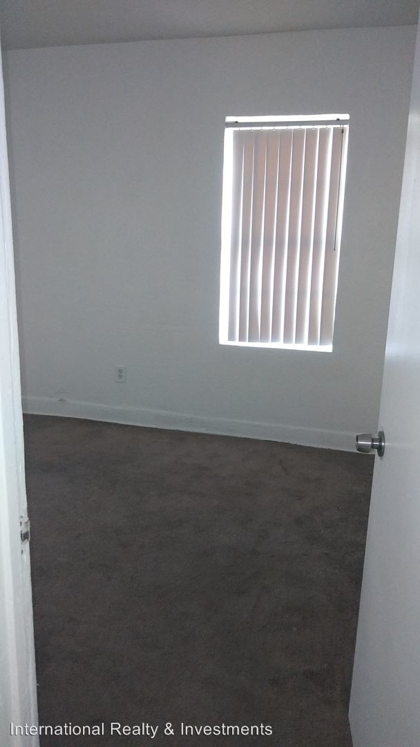 Foto del edificio - 1785 E 110th St