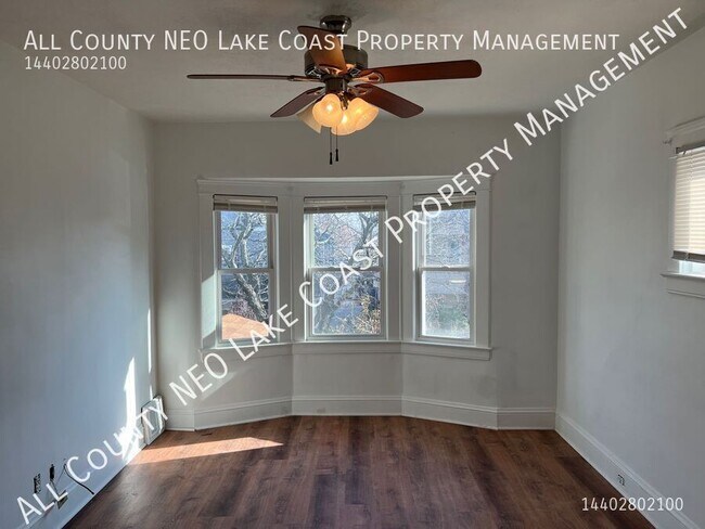 Building Photo - 2118 Dowd-#2 Up