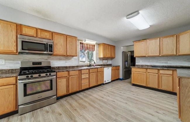 Building Photo - 8333 N 300 W