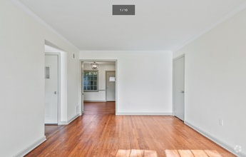 Building Photo - 236 E 60th St