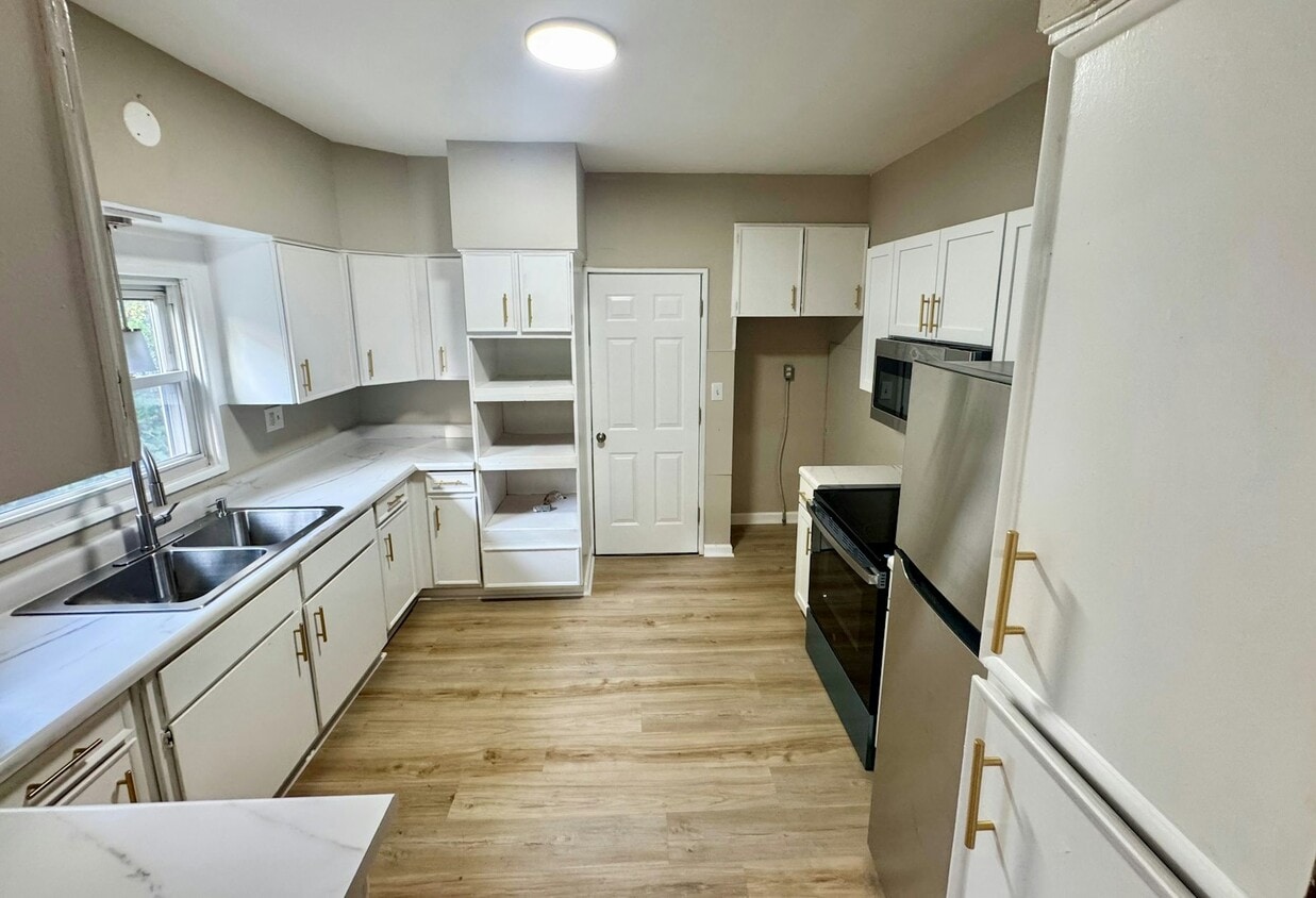 Foto principal - 3901 Berkeley Dr
