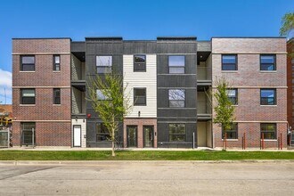 Building Photo - 3992 S Lake Park Ave
