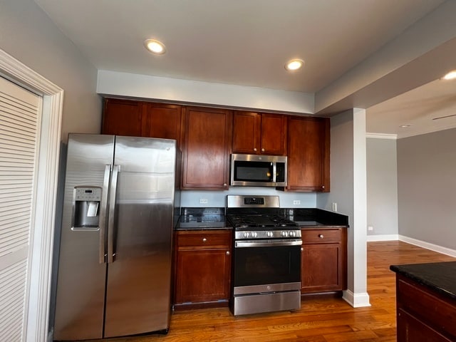 Foto del edificio - 2707 W Glenlake Ave