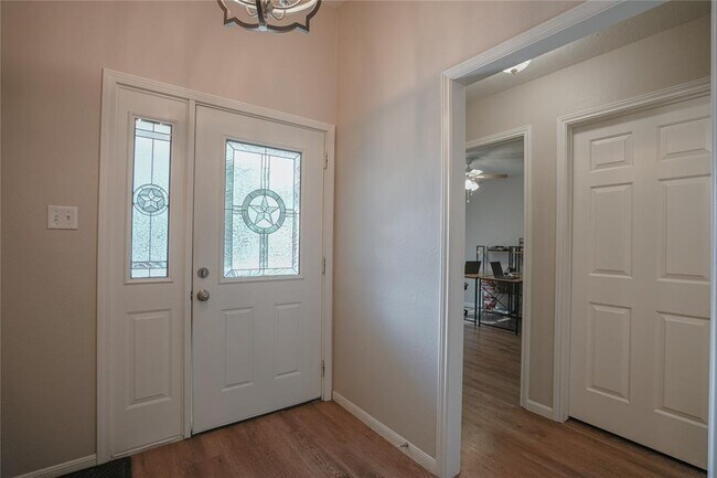 Building Photo - 301 Scenic Brook St