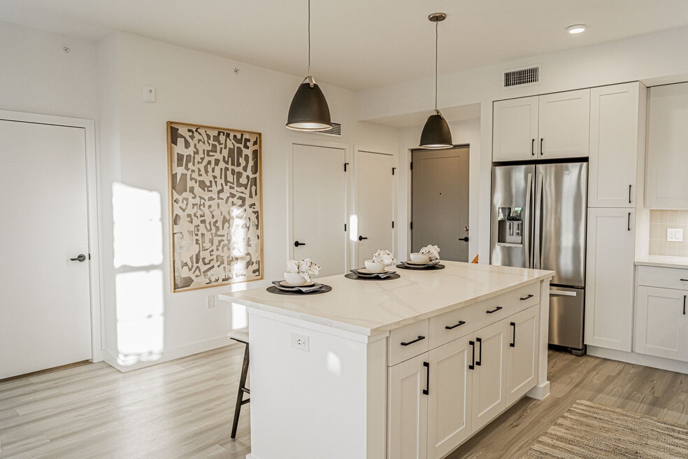Apartments with Move-In Specials in Golden Gate FL - 299 Rentals ...