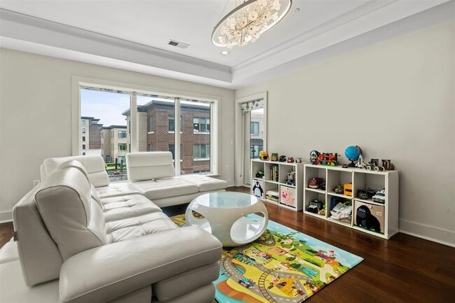 Building Photo - 150 Henley Pl