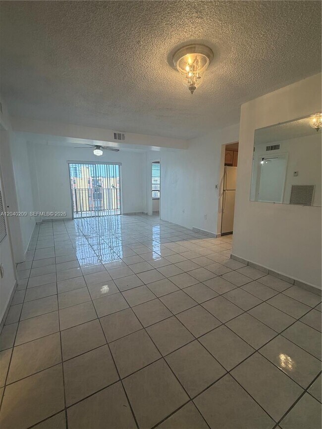 Foto del edificio - 4717 NW 7th St