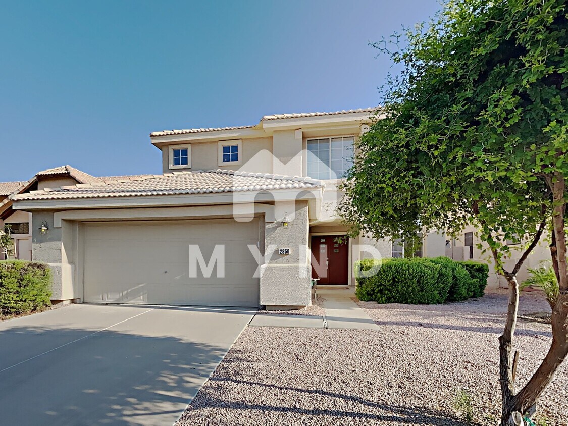 Primary Photo - 2850 E Redwood Ln