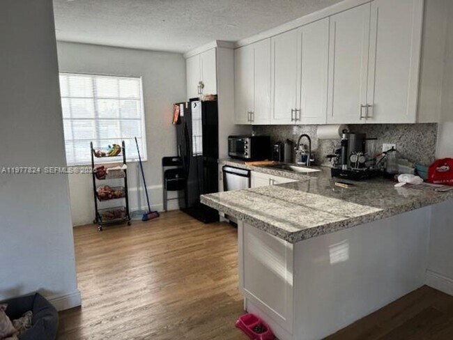 Foto del edificio - 1325 W 4th Ln