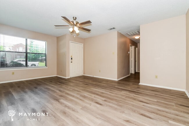 Building Photo - 12713 Hilltop Dr