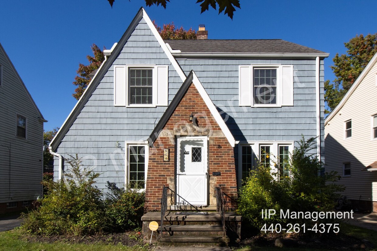 Foto principal - Stunning 3BR 2BA in Cleveland Heights!