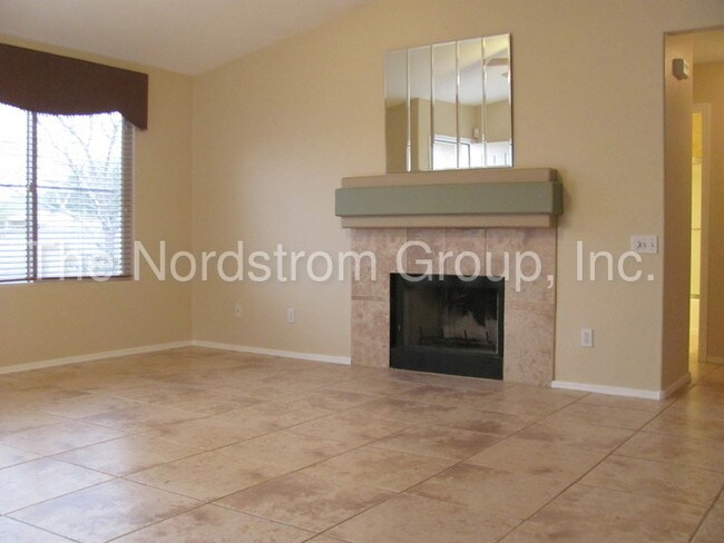 Building Photo - 8647 N Golden Moon Way