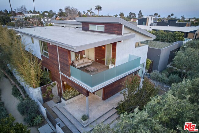 Building Photo - 3554 Frances Ave