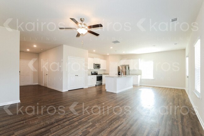 Foto del edificio - 3505 Bridgewood Dr