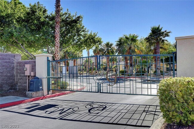 Foto del edificio - 6508 Sundown Heights Ave