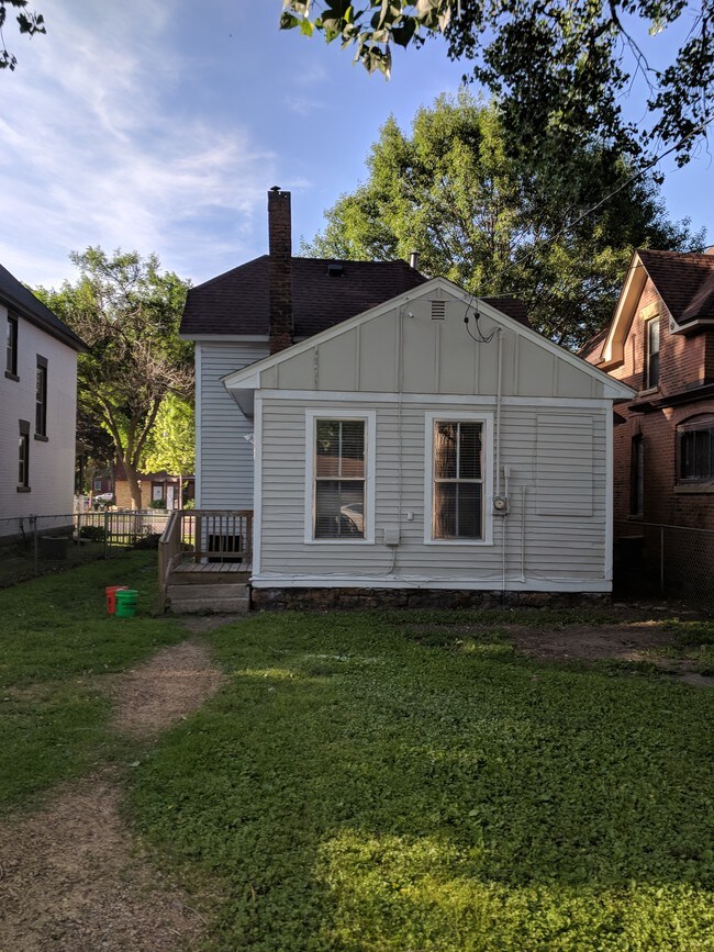 343 Belgrade Ave, North Mankato, MN 56003 House Rental in North Mankato, MN