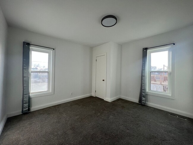 Building Photo - Dell Rapids 5-Plex