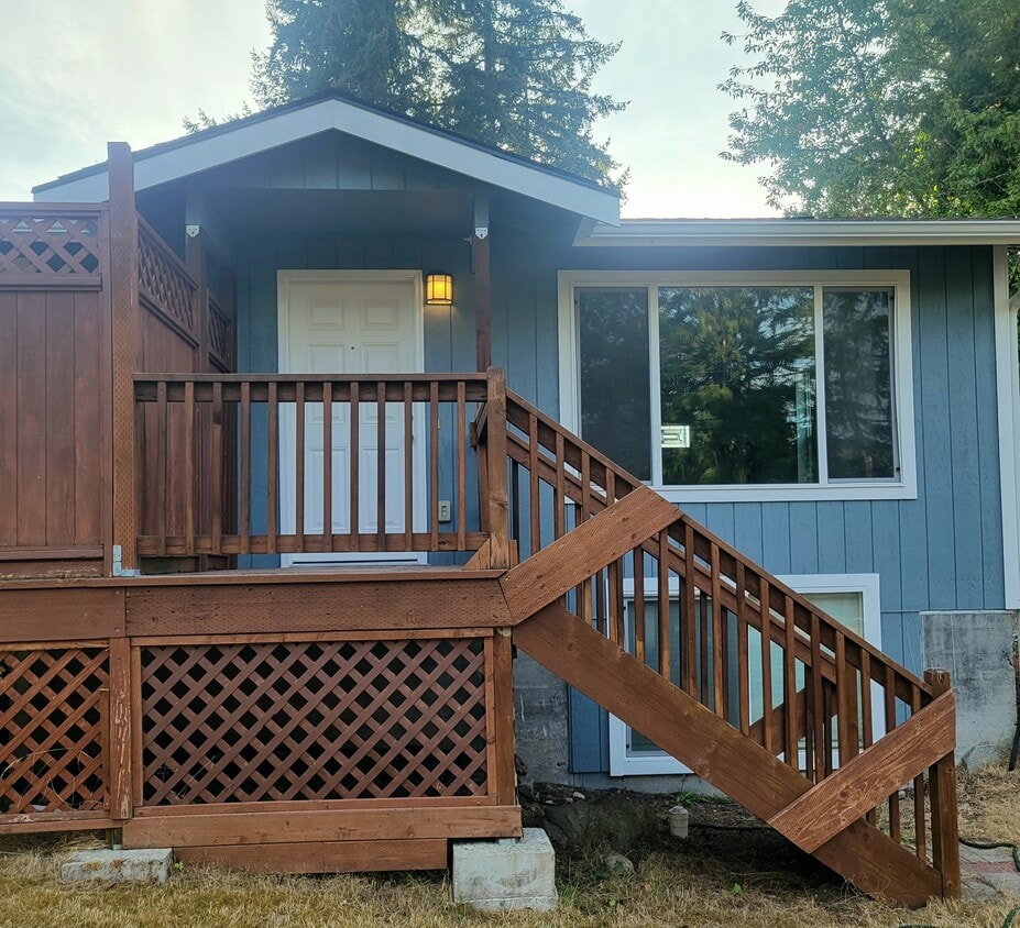 11208 Military Rd SW, Lakewood, WA 98498 House Rental in Lakewood, WA