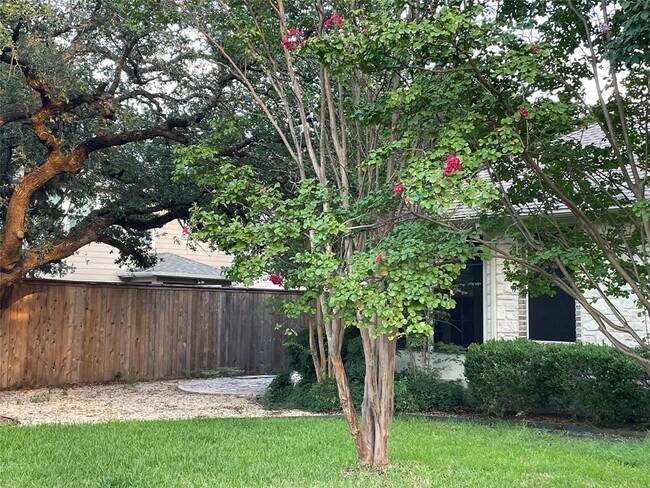 Building Photo - 120 Brazos Dr