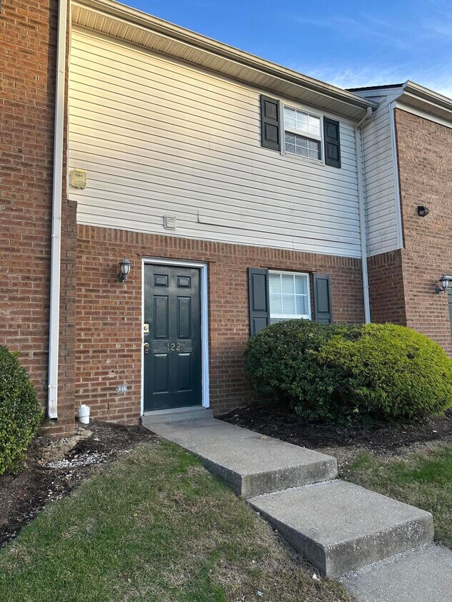 Foto principal - 1325 Trent Blvd