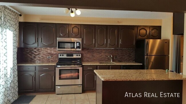 Foto del edificio - 6406 E Bates Ave