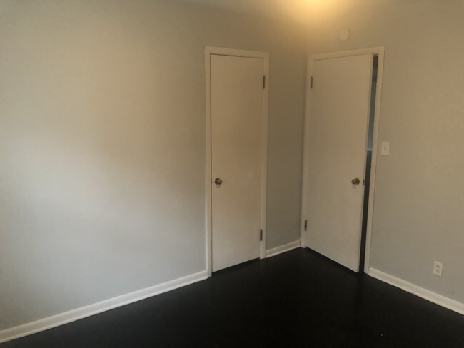 Foto del edificio - 14531 Cedar Rd