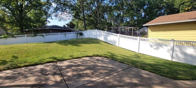 Foto del edificio - 3 bedroom 3 bathroom house with lots of extras