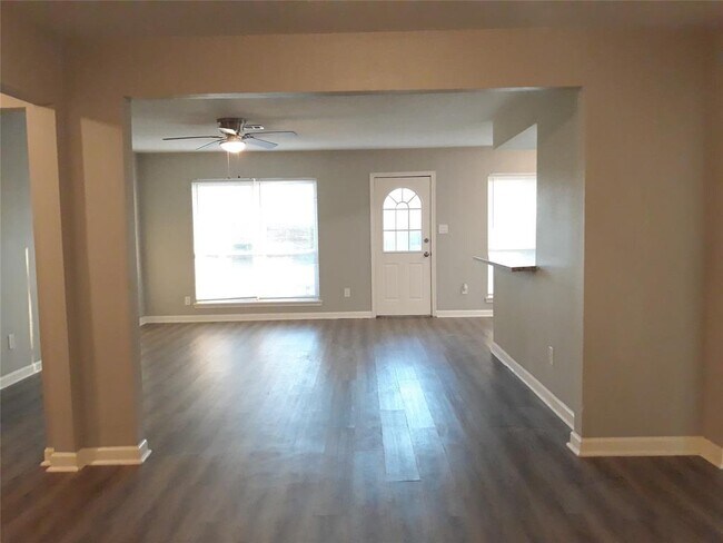 Building Photo - 244 Tall Timbers Rd