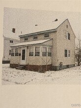 Building Photo - 927 State St