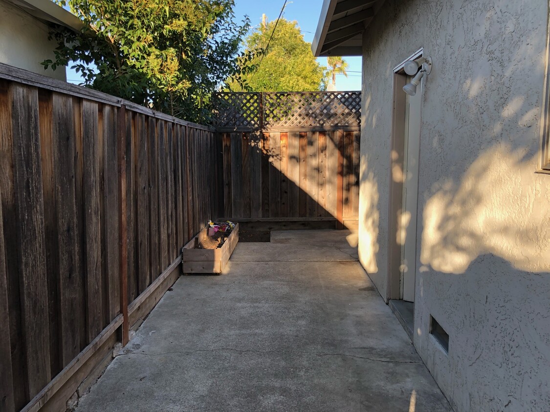 Private patio - 2394 Pauline Drive