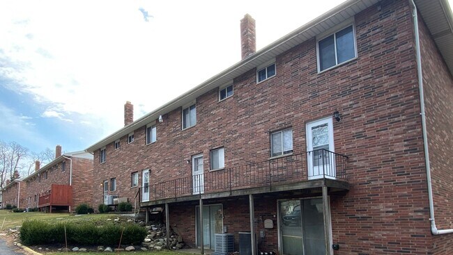 Foto del edificio - 623 Edward Ave