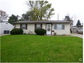 Building Photo - 2821 E Cardinal Dr