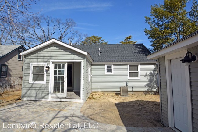 Foto del edificio - 3 br, 1 bath House - 737 Princeton Ave
