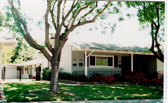 Foto principal - 7626-7706 Brentwood Dr