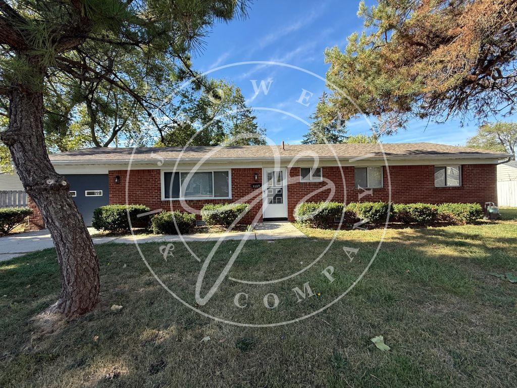 Beautiful 4-Bedroom Home in Maumee with S... - Beautiful  4-Bedroom Home in Maumee with S...